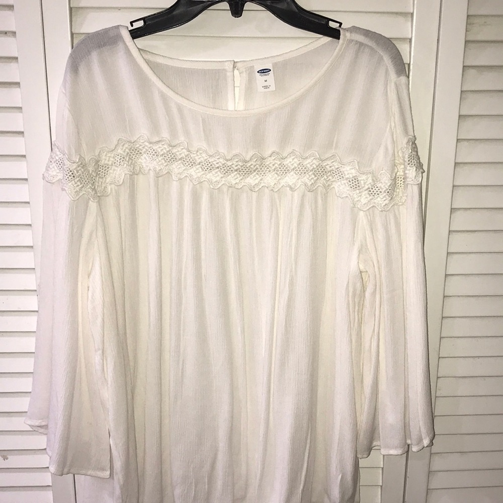 White, quarter sleeve top